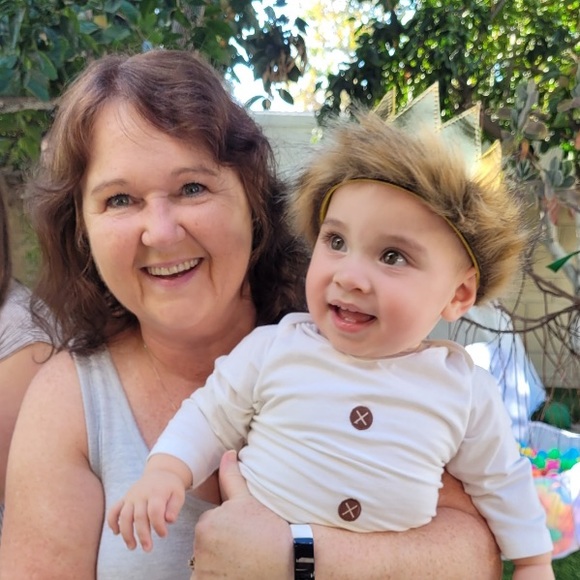 Meet your Posher, Laura - Picture 1 of 2